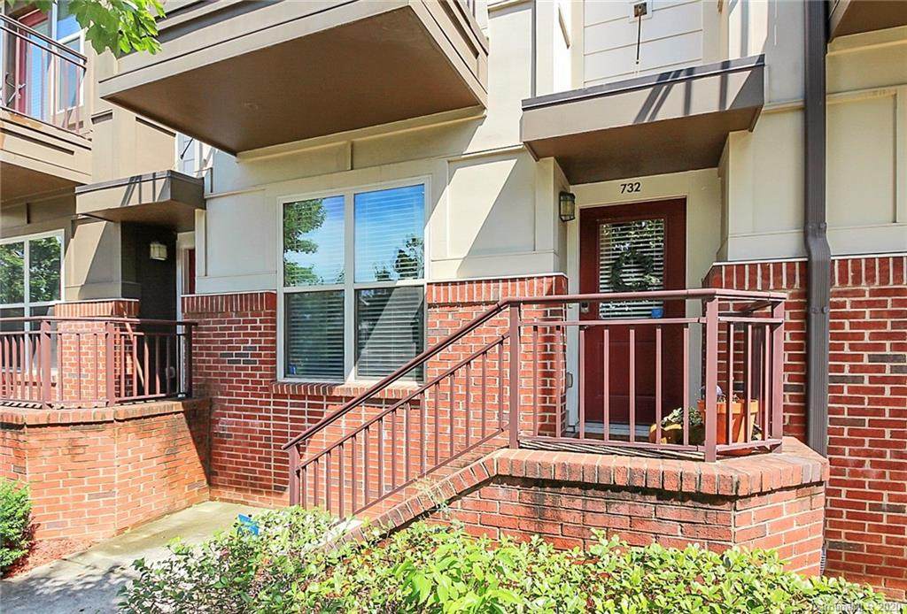 732 Seigle Point Drive - Photo 1