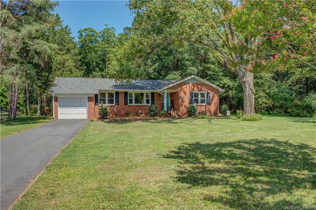 2512 Springs Drive - Photo 1