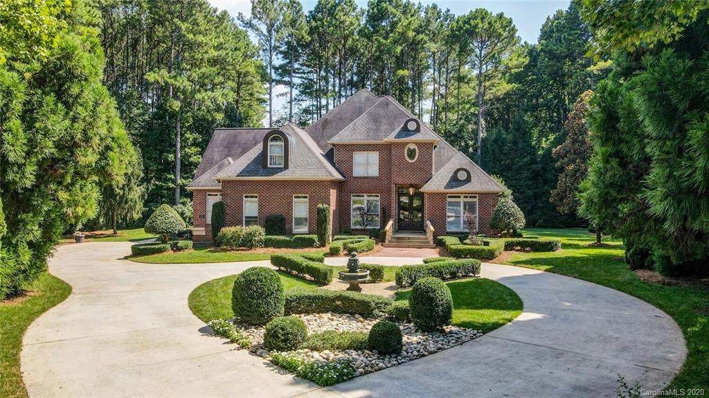 213 Coventry Lane - Photo 1