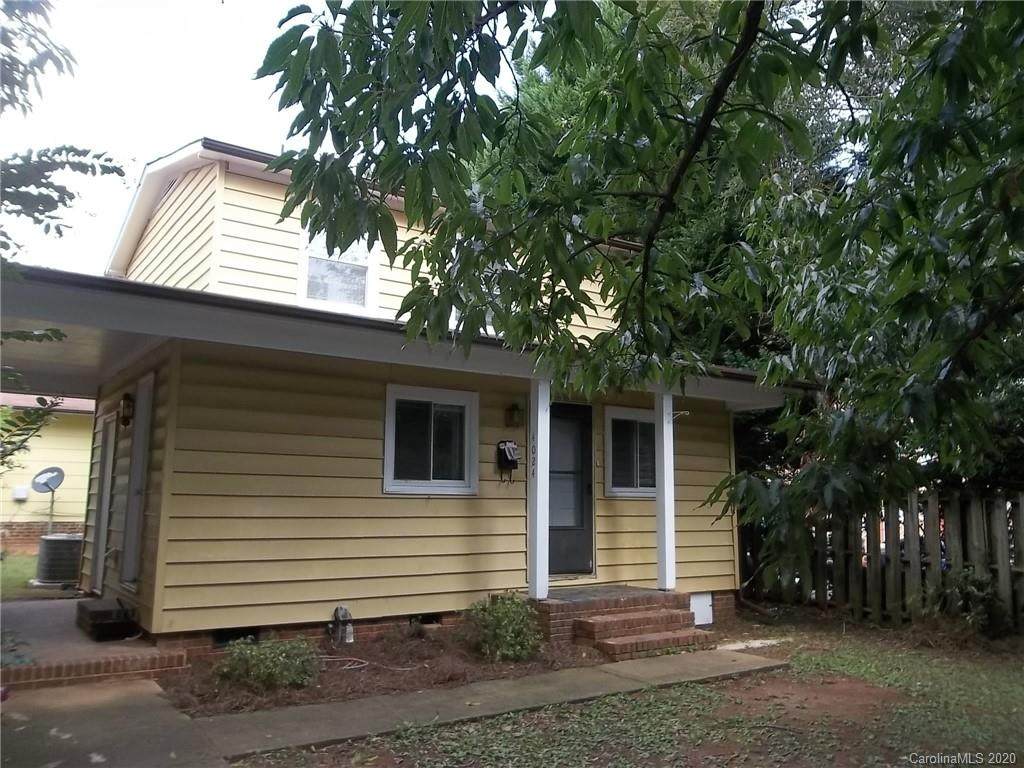 4024 Rosehaven Drive - Photo 1