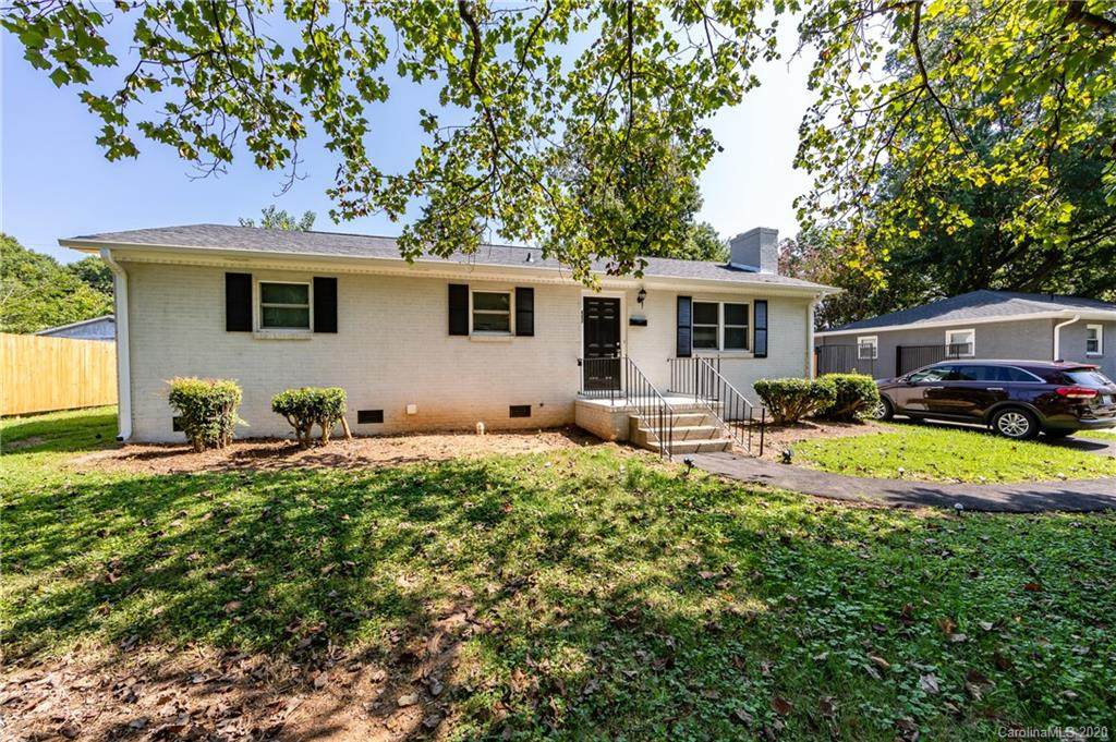 447 Briarwood Drive - Photo 1