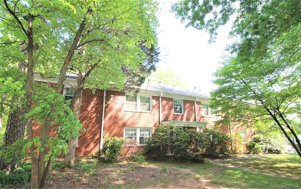 2627 Selwyn Avenue - Photo 1