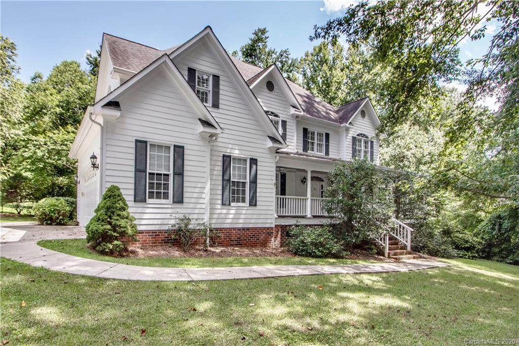 107 Brookmeade Drive - Photo 1