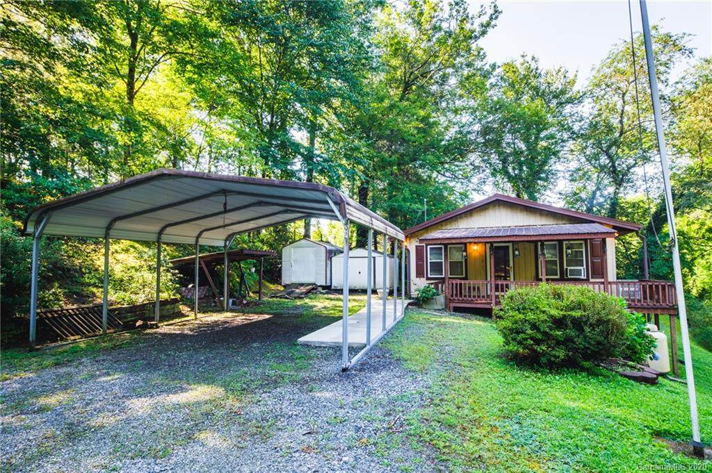 92 Totem Pole Lane - Photo 1