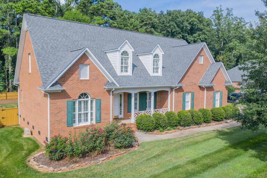 5251 Fieldstone Drive - Photo 1