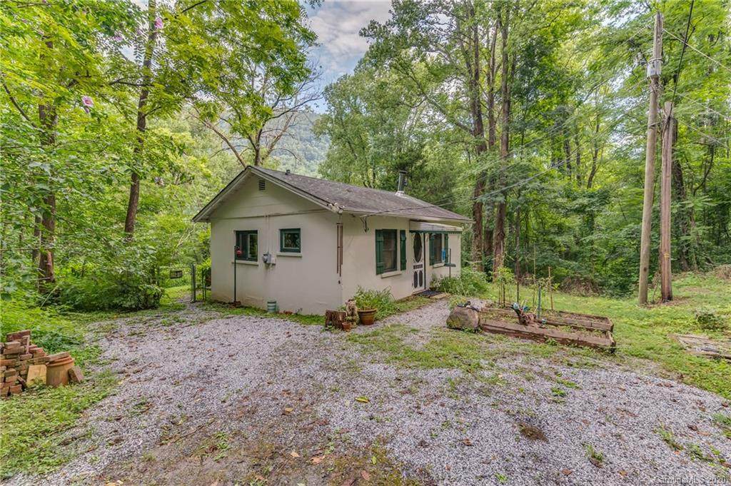 445 Autumn Lane - Photo 1