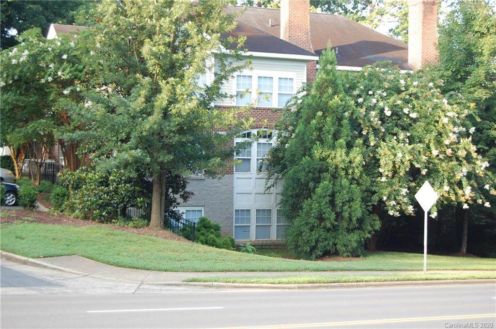 1930 Woodlawn Road - Photo 1