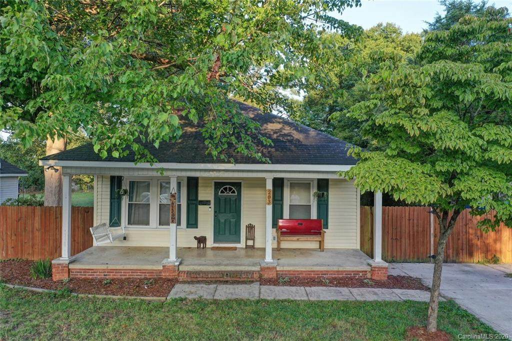 203 Pine Street - Photo 1