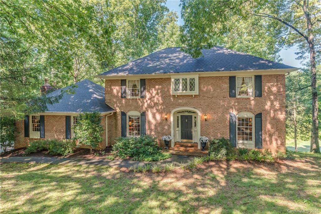 726 Moss Drive - Photo 1