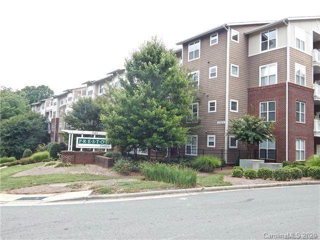 1000 Woodlawn Road - Photo 1