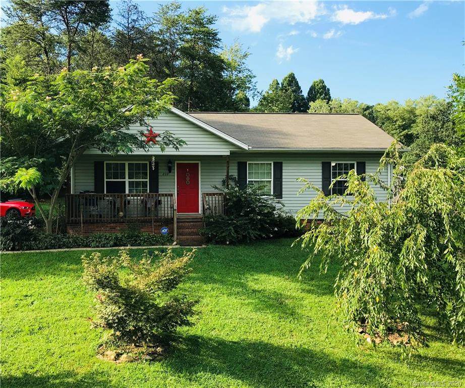 828 Queens Street - Photo 1