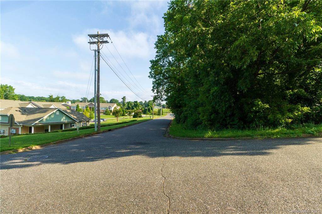 112 Owens Street - Photo 1