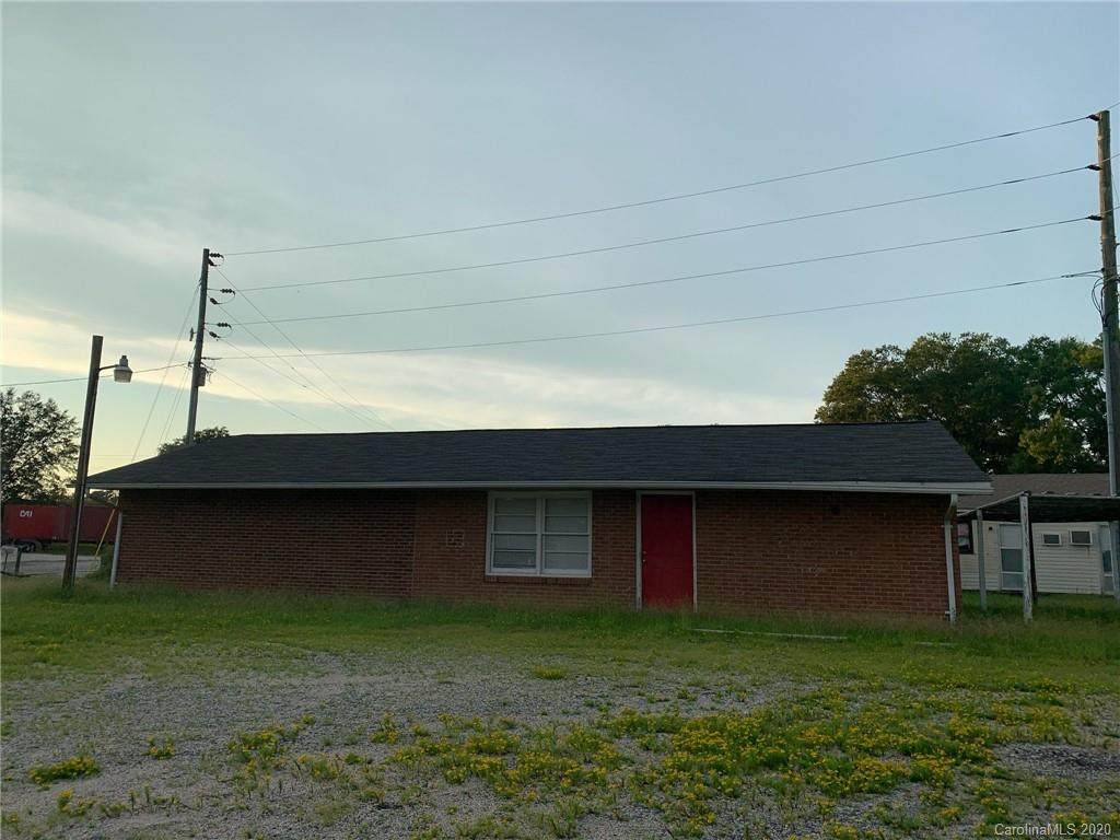 2836 Lynwood Drive - Photo 1