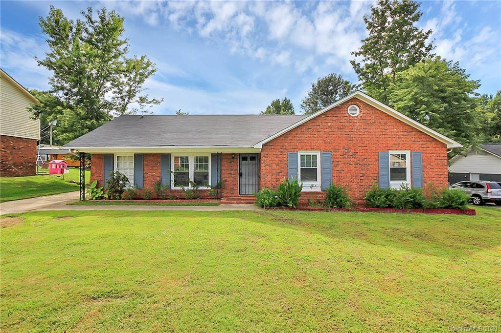 8201 Idlewild Road - Photo 1