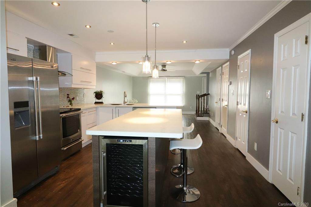 112 Ashebrook Drive - Photo 1