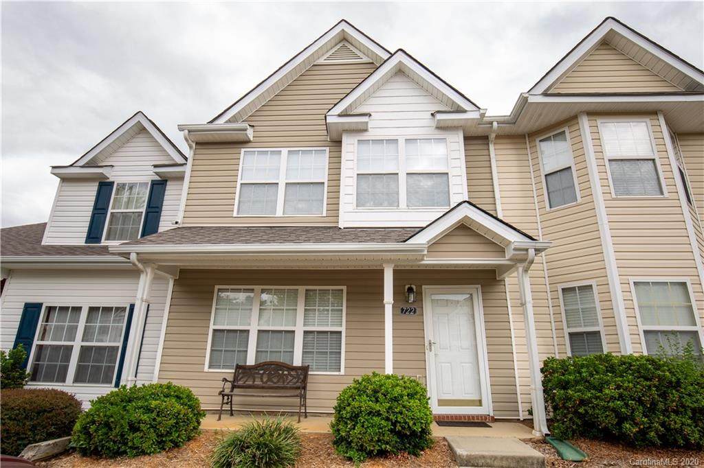 722 Rock Lake Glen - Photo 1