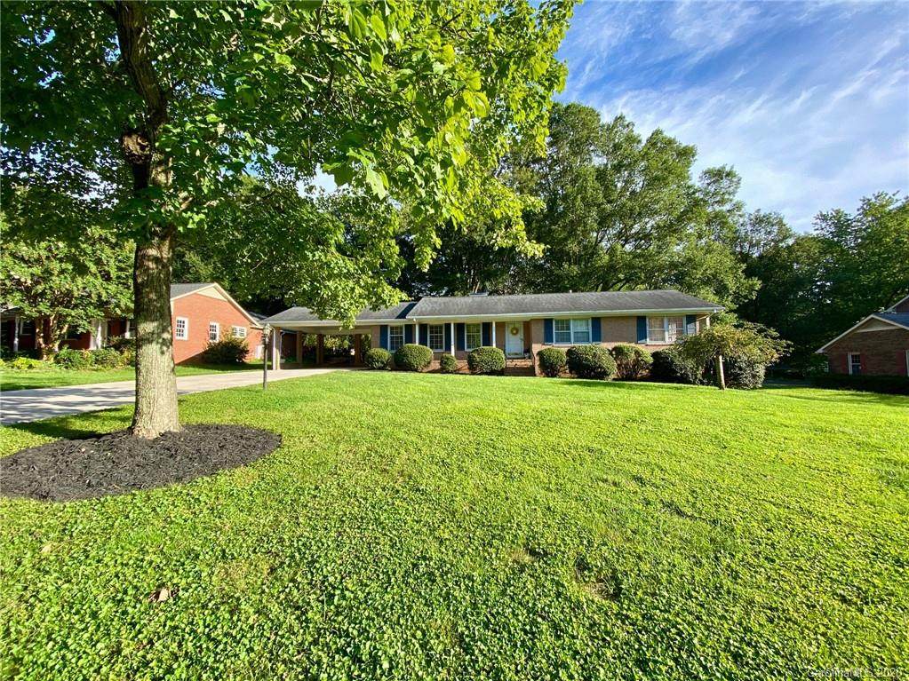 237 Windsor Drive - Photo 1