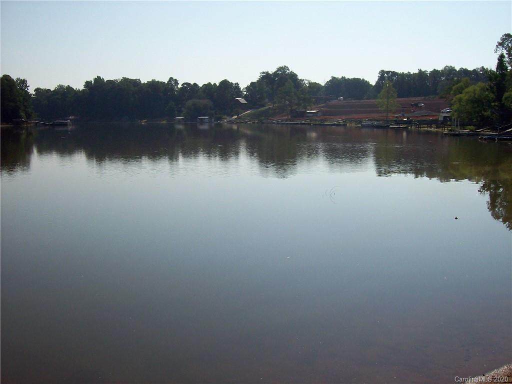 6714 Emerald Isle Drive - Photo 1