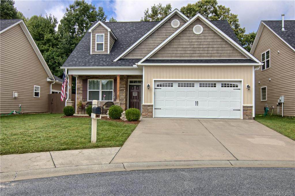 101 Foxtail Court - Photo 1