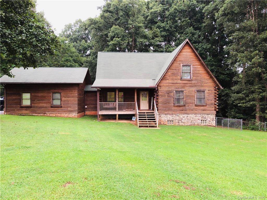 3934 Bridle Path Drive - Photo 1