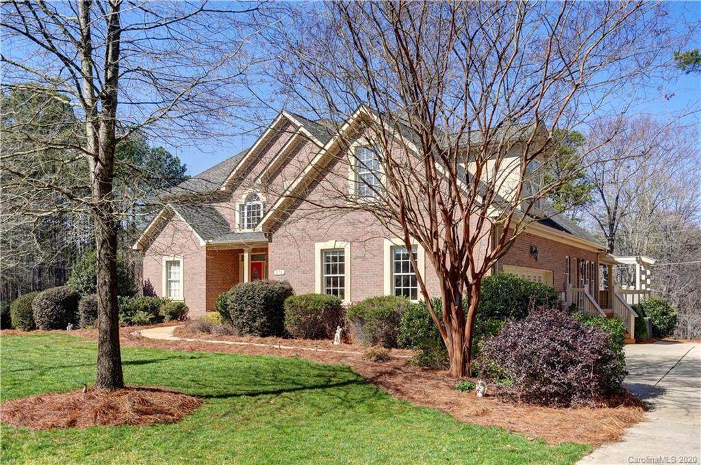 378 Chuckwood Road - Photo 1
