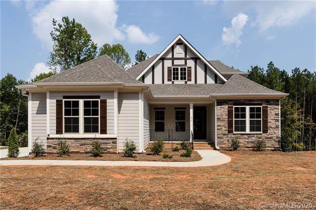 704 Kenway Loop - Photo 1