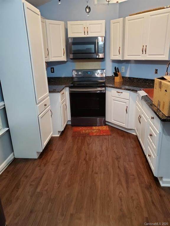 7014 Windsong Way - Photo 1
