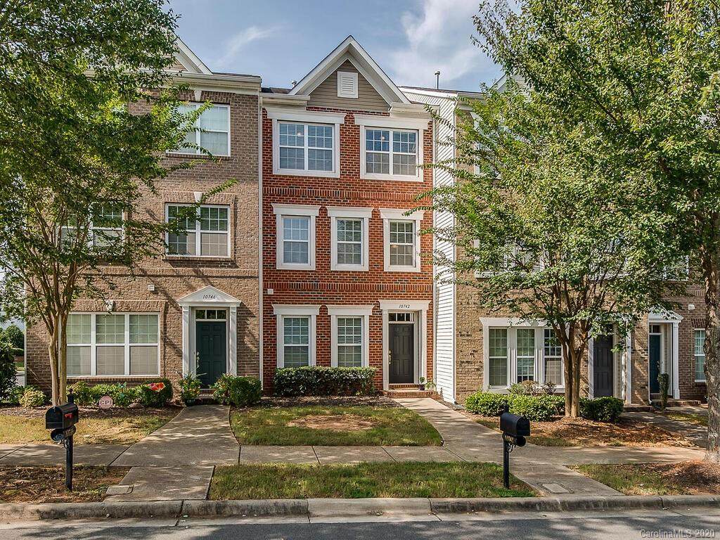 10742 Kemptown Square - Photo 1