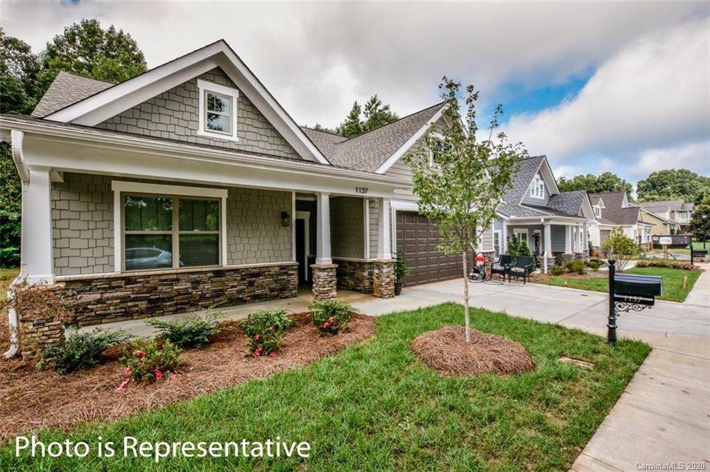 1022 The Glen Street - Photo 1