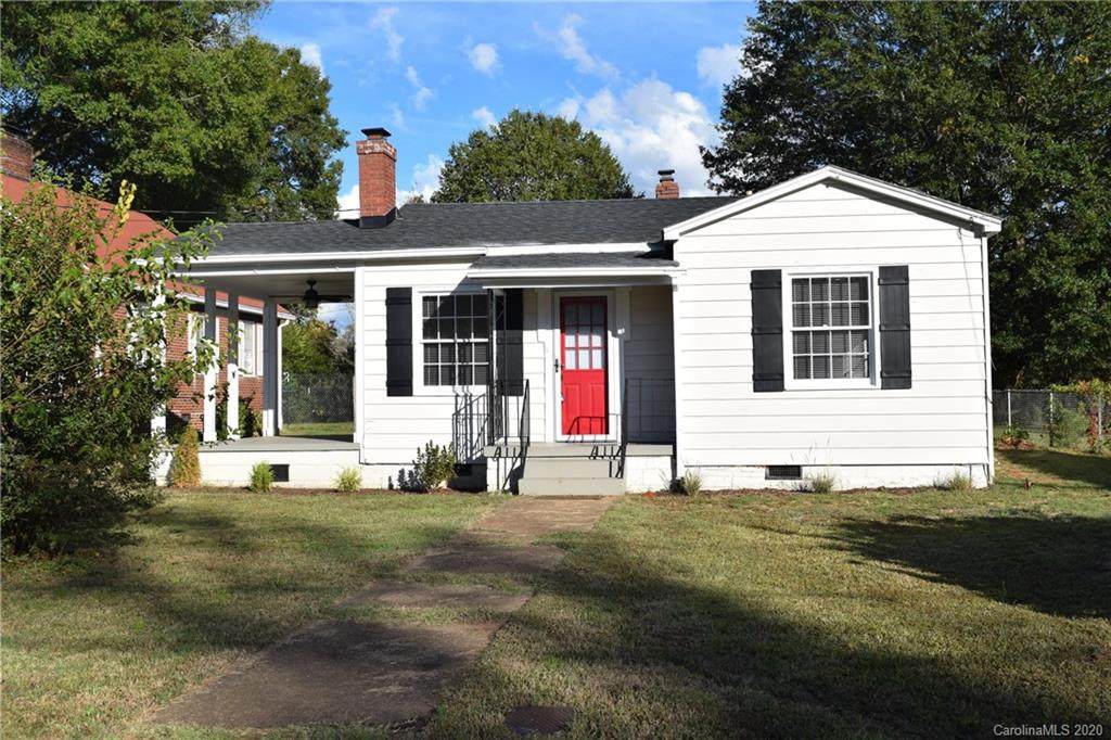 135 Ervin Avenue - Photo 1