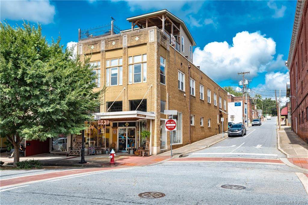 902 West Avenue - Photo 1