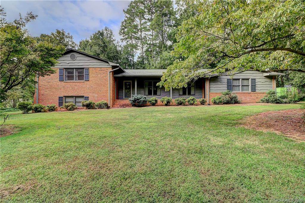 803 Meadowbrook Drive - Photo 1