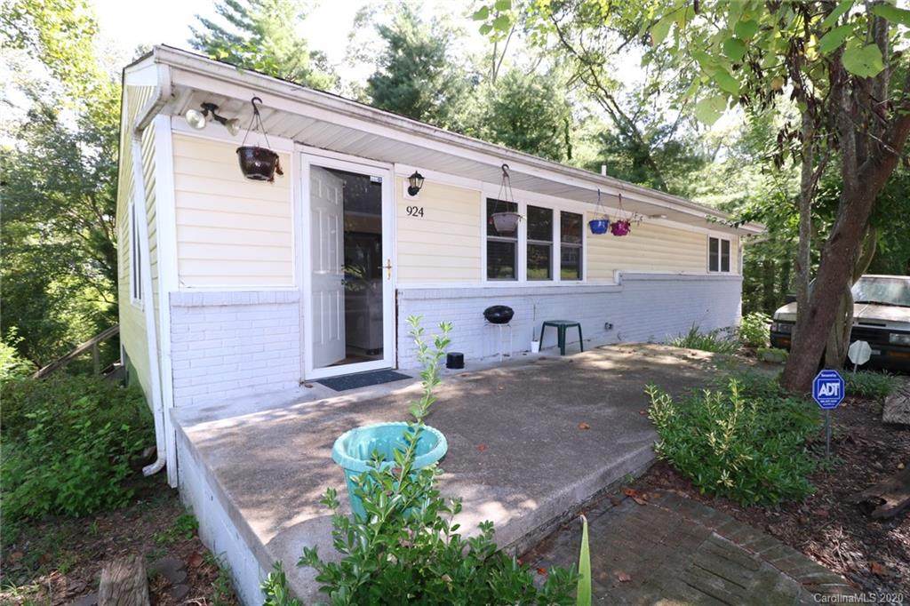 924 Garrison Boulevard - Photo 1