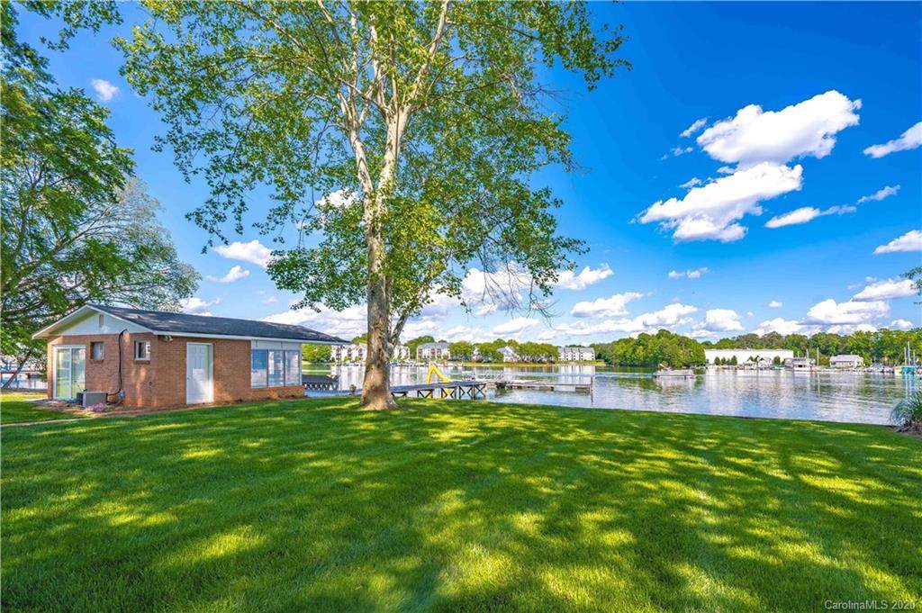 18214 Delray Drive - Photo 1