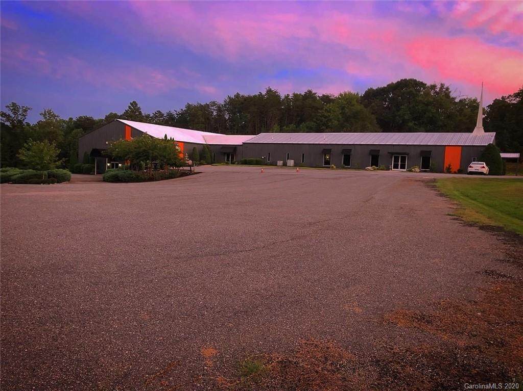 131 Countryside Drive - Photo 1