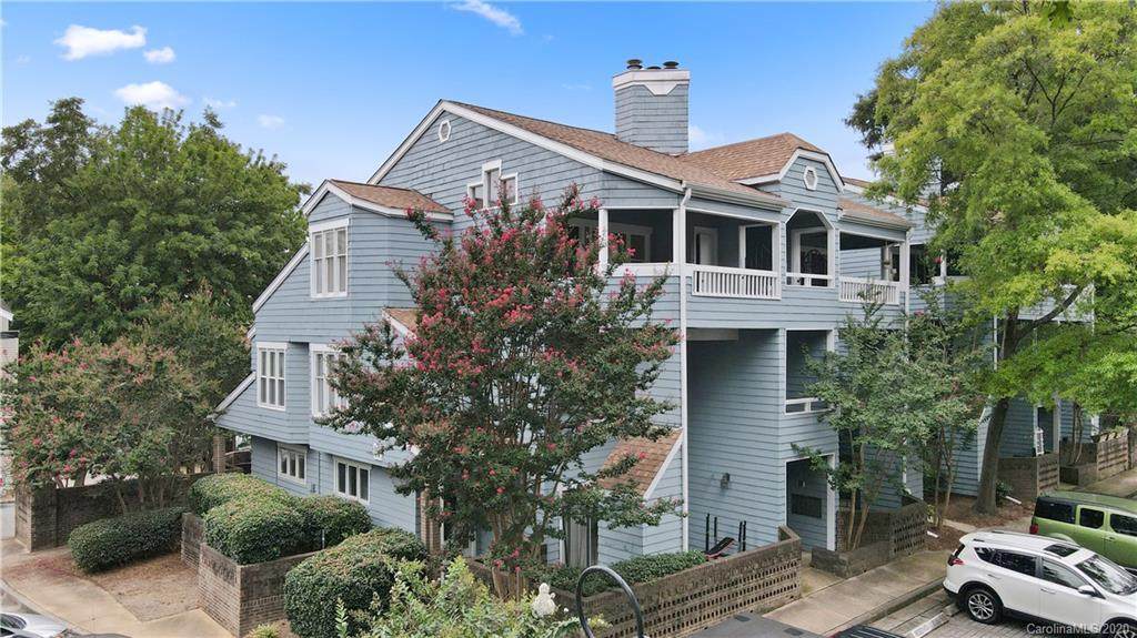 419 8th Street - Photo 1