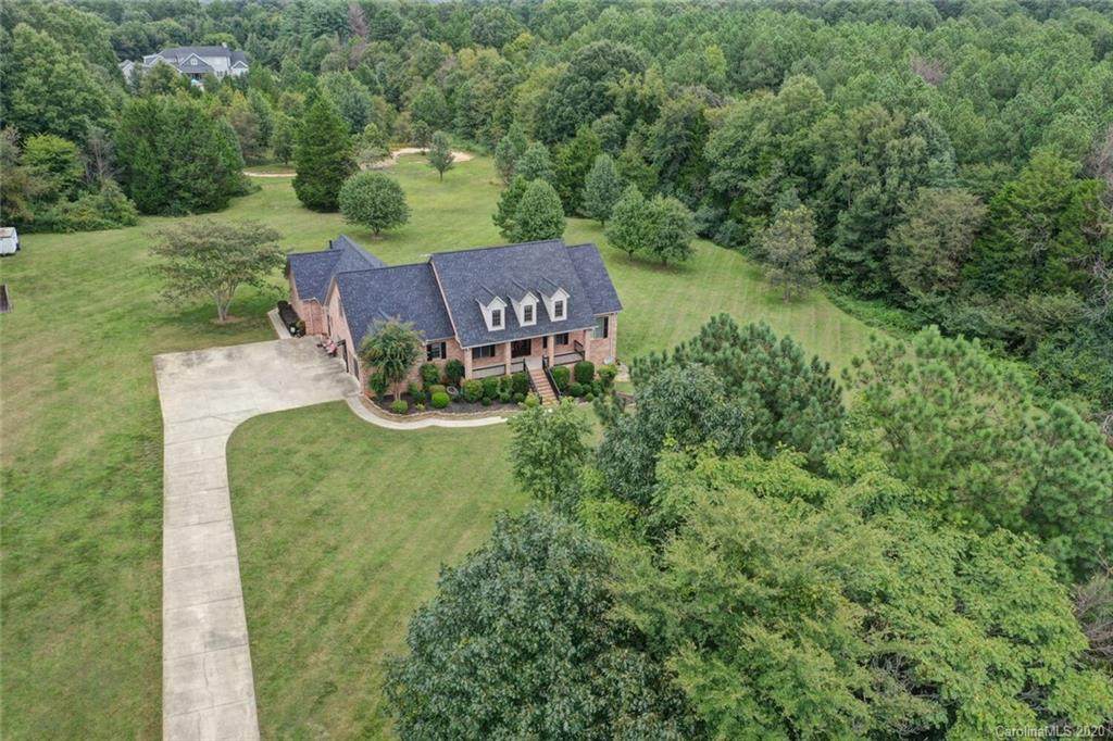 6233 Kentwood Drive - Photo 1