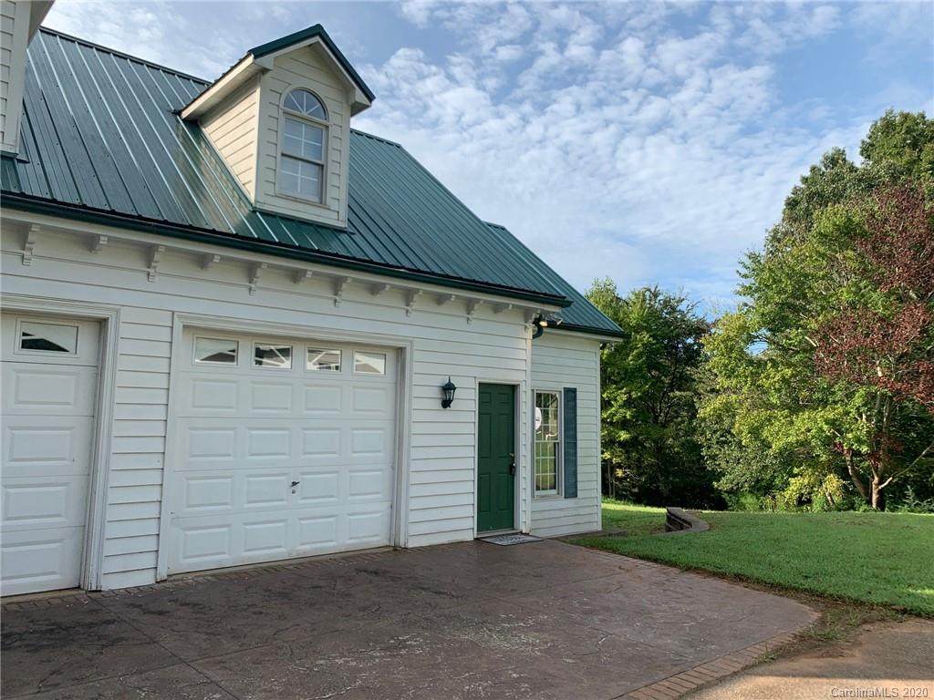 8527 Dog Leg Road - Photo 1