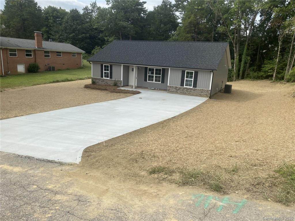 122 Greenview Drive - Photo 1