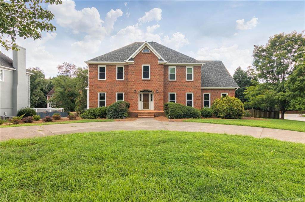 1450 Thornhill Lane - Photo 1