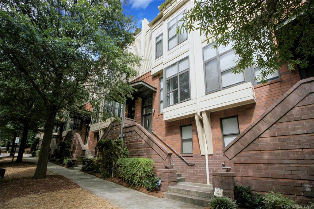 627 10th Street - Photo 1