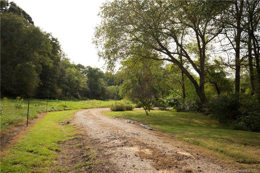 1221 Country Road - Photo 1