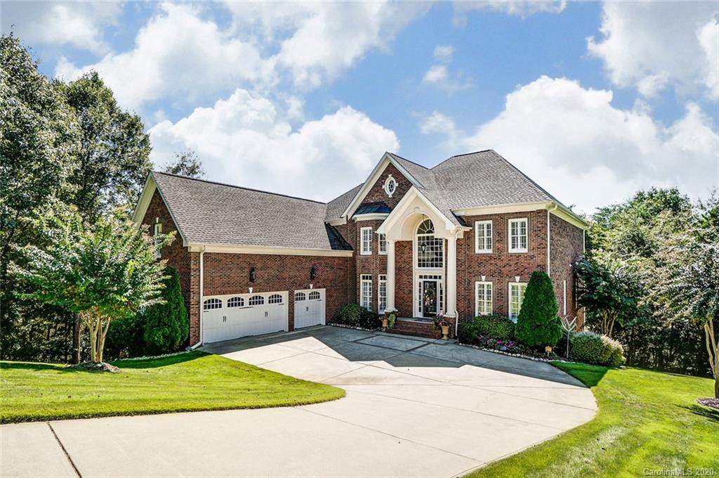 420 Danbury Lane - Photo 1