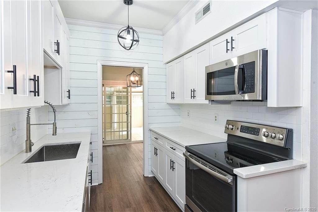 5911 Quail Hollow Road - Photo 1