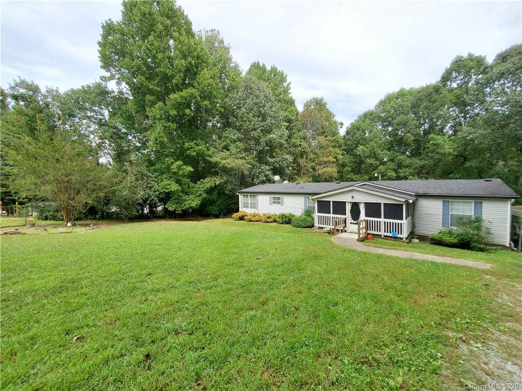 407 Forest Winds Drive - Photo 1