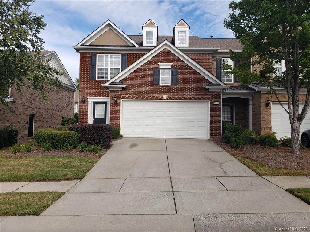 15627 Canmore Street - Photo 1