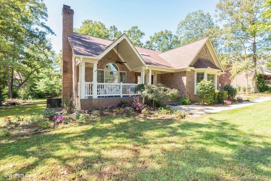 909 Woodhurst Drive - Photo 1