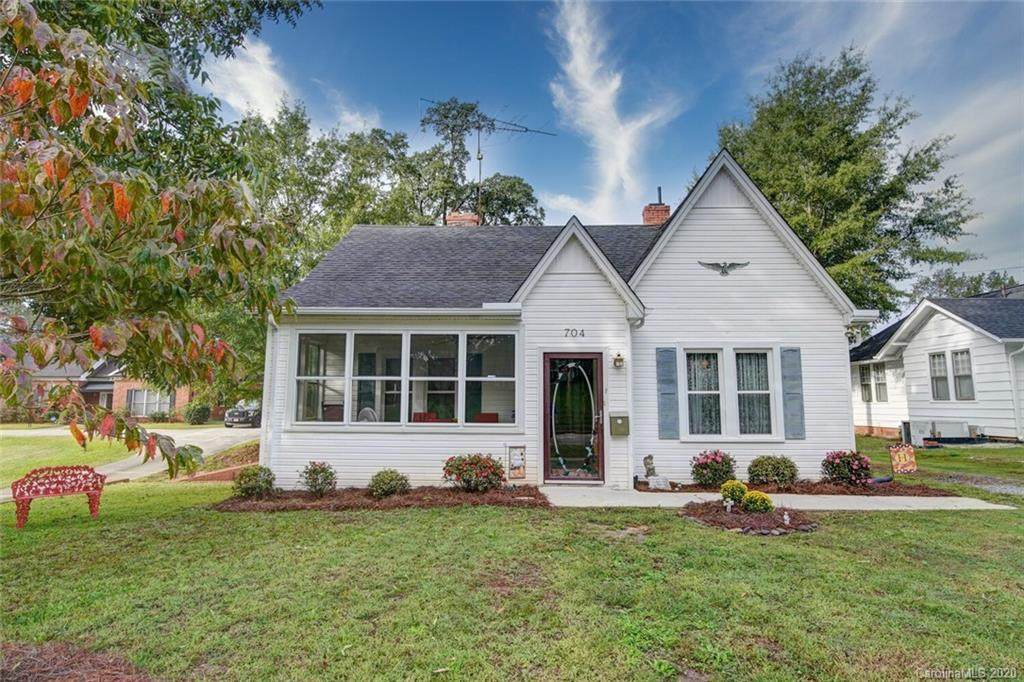 704 Morven Road - Photo 1