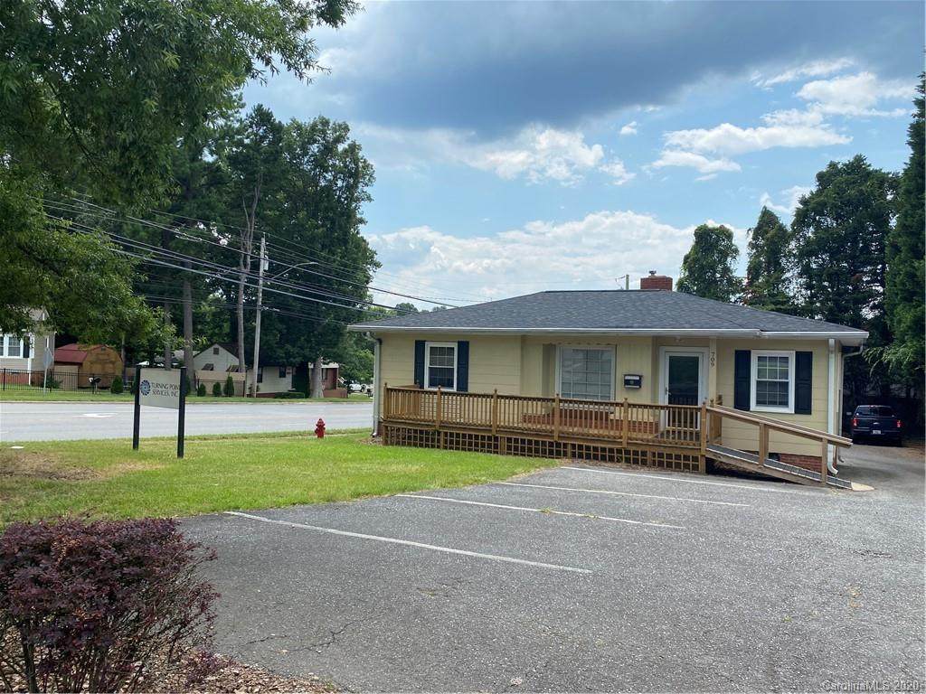709 Dogwood Drive - Photo 1