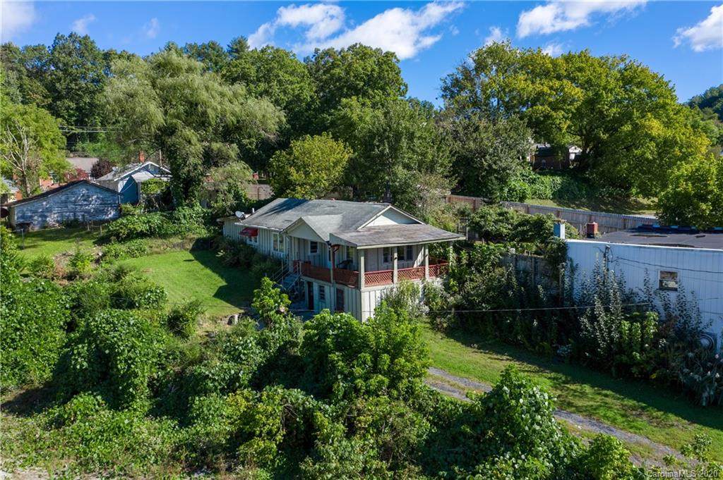 605 Oak Avenue - Photo 1